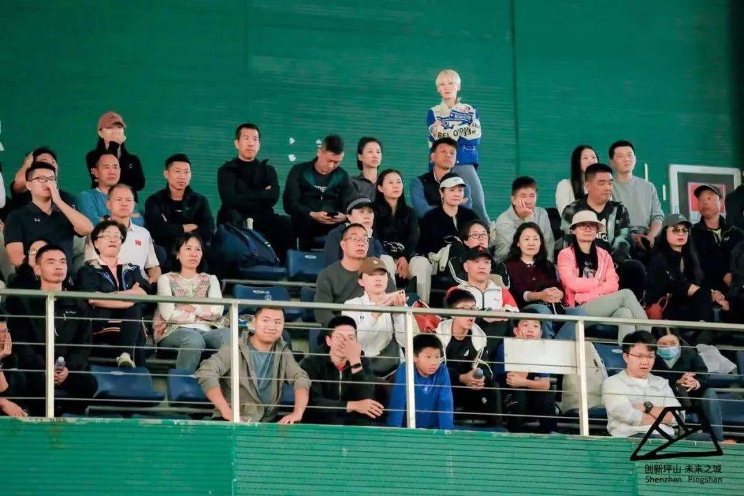 黄金，崩了！金饰价格跌破1000元大关！有人一夜亏超47万元，重要提醒